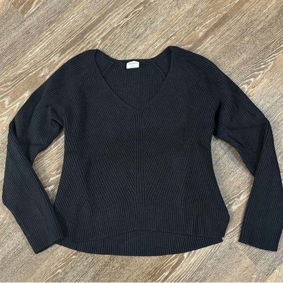 Abercrombie & Fitch Sweater - Picture 2 of 8